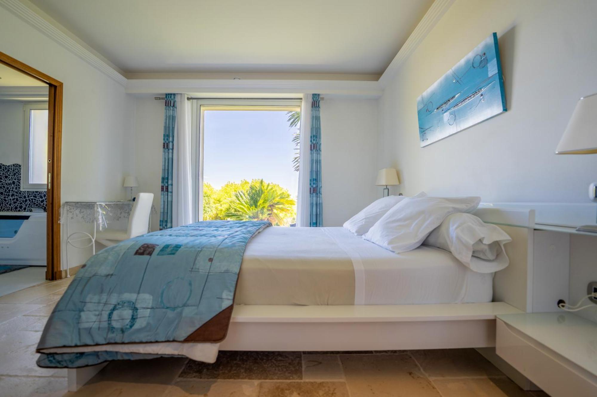Suites de Prestige JACUZZI SAUNA HAMMAM PISCINE Mougins Cannes Grasse Exterior foto