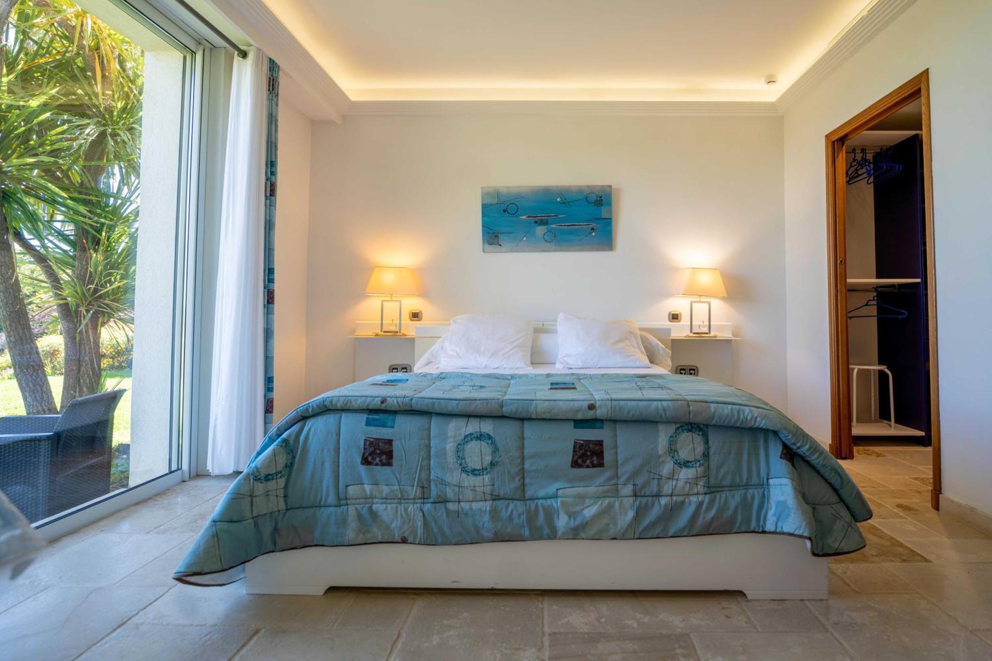 Suites de Prestige JACUZZI SAUNA HAMMAM PISCINE Mougins Cannes Grasse Exterior foto